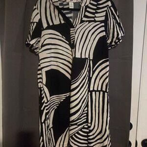H&M Black‎ & White Abstract Print V Neck, Women's XS Shirt Dress, Short Sleeve